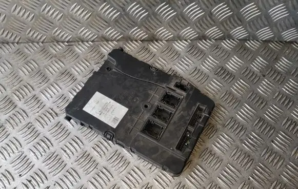 Renault Scenic II - Grand scenic II Comfort/convenience module 8200525384 8200440594A