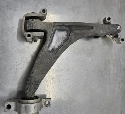 Volvo XC60 Front lower control arm/wishbone 31658894