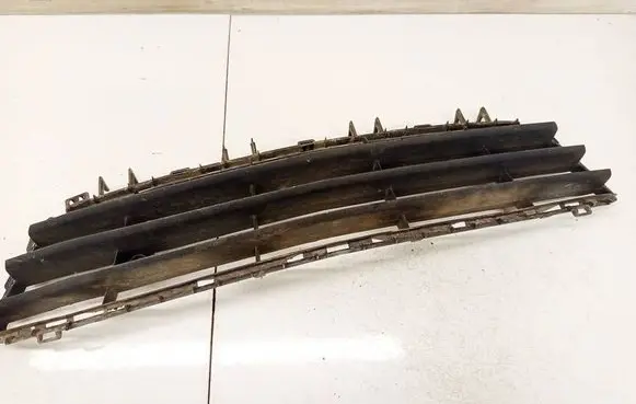 Opel Astra H Front bumper lower grill 375768702