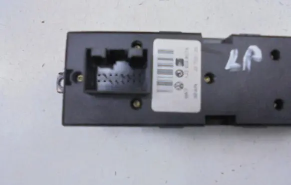Skoda Fabia Mk1 (6Y) Electric window control switch 1J3959857A