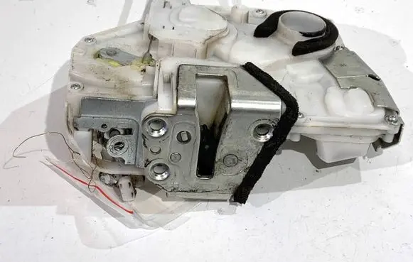 Fiat Sedici Front door lock 82201-79J21