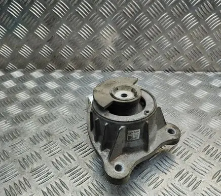 Mercedes-Benz Vito Viano W447 Engine mount bracket A4472410013