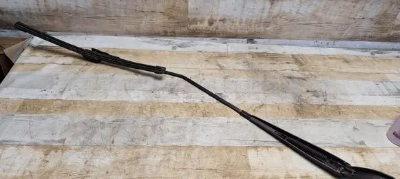 Peugeot 207 Front wiper blade arm