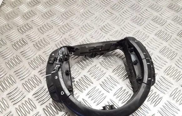 Steering wheel column trim