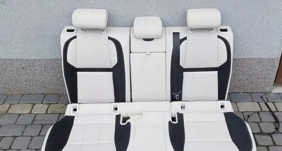 Land Rover Range Rover Velar Rear seat 