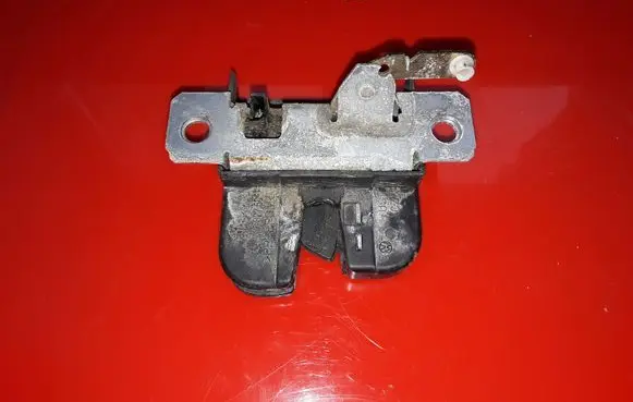 Volkswagen Polo Tailgate/trunk/boot lock/catch/latch 6Q6827505B