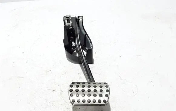 Mercedes-Benz E C207 W207 Brake pedal A2042902101