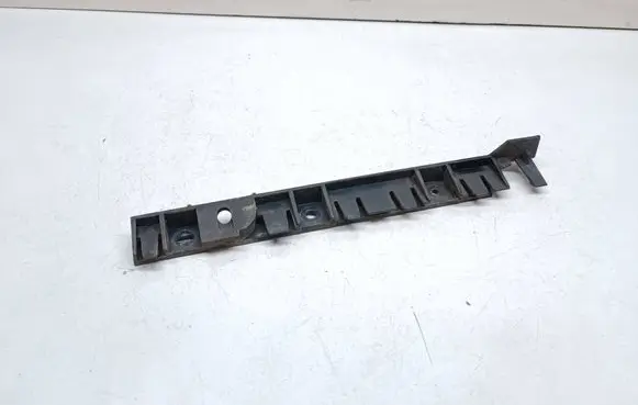BMW 1 E82 E88 Fender mounting bracket 7118160 51777118160