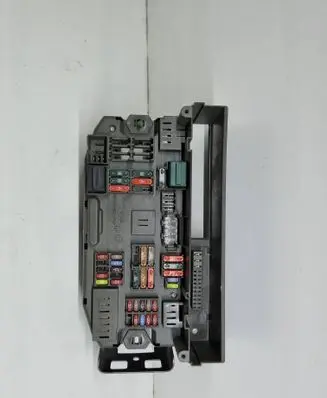 BMW X6 E71 Fuse module B010107400 7896101 61366919113