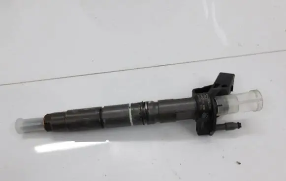 Mercedes-Benz E W212 Fuel injector A6420701187