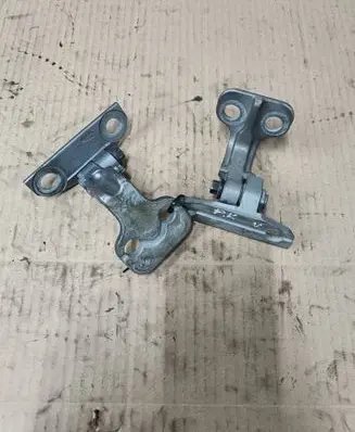 Jaguar XF X250 Front door hinge set 8X23F228A67AC 8X23F228A65AC
