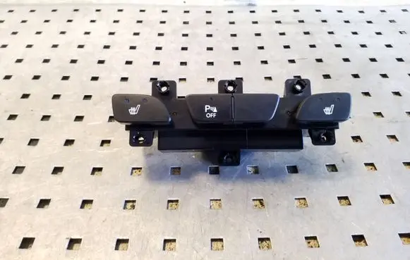 Hyundai ix35 Seat heating switch 846202Y900 933102Y100