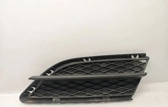 BMW 3 E90 E91 Front bumper lower grill 7138417