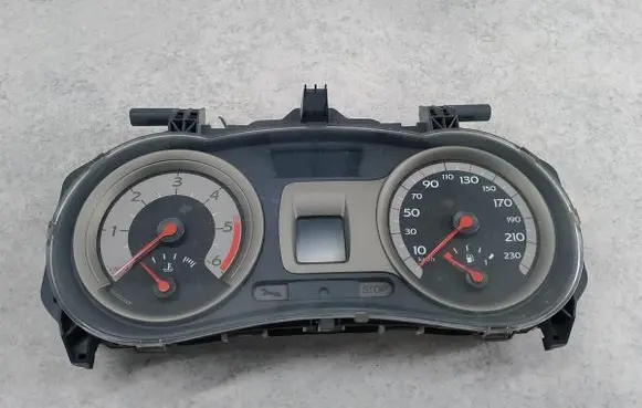 Renault Clio III Speedometer (instrument cluster) 8200761865