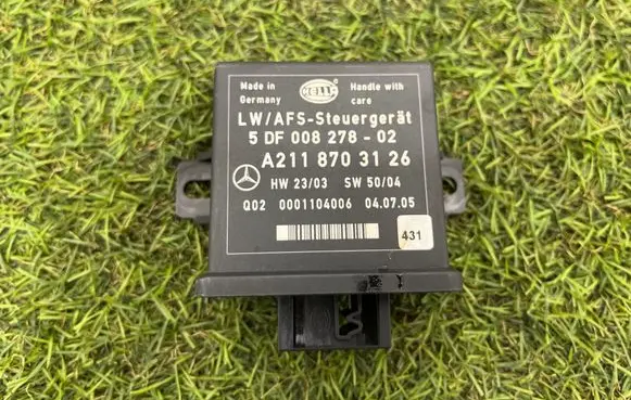 Mercedes-Benz E W211 Light module LCM A2118703126 5DF00827802 0001104006