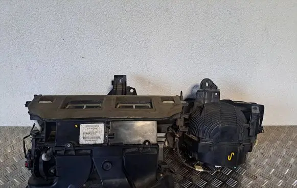 Dodge Charger Interior heater climate box assembly P68340550AB 68340550AB PHER1798U0477