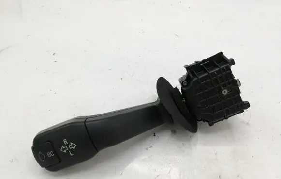 BMW 5 E39 Indicator stalk 8352172