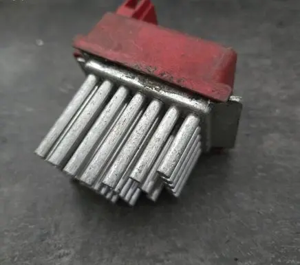 Audi A4 S4 B5 8D Heater blower motor/fan resistor 1J0907521 657364M 5DS00646701