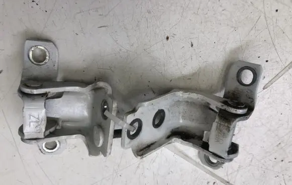 Rear door hinge set