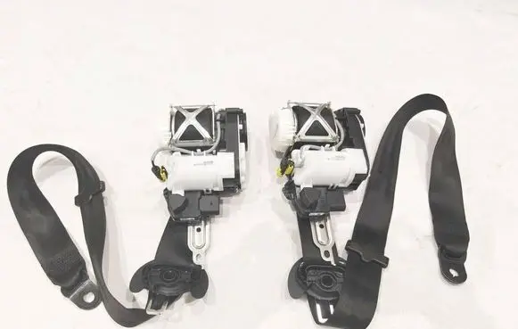 Audi A3 S3 8V Front seatbelt 8V5857706F 8V5857705F