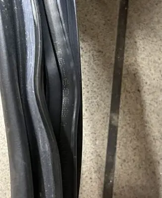 Volvo V60 Front door rubber seal 895291