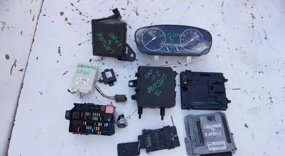 Renault Laguna III Engine control unit/module ECU 8200726880