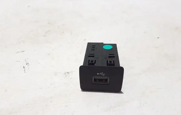 Dacia Duster II USB socket connector 280231389R
