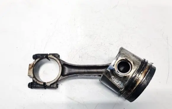 Volkswagen Golf Plus Piston with connecting rod