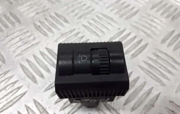Volkswagen Polo IV 9N3 Light relay 6Q0941333B