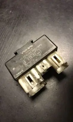 Volvo S40, V40 Glow plug pre-heat relay 1398845