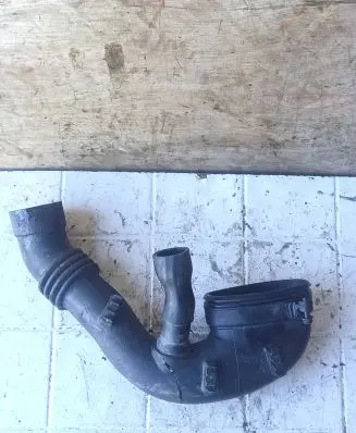 BMW 5 E60 E61 Air intake hose/pipe 7790552
