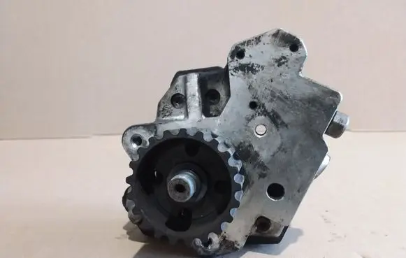 Audi A6 S6 C6 4F Fuel injection high pressure pump 059130755J