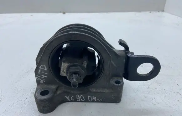 Volvo XC90 Engine mount bracket 326B17