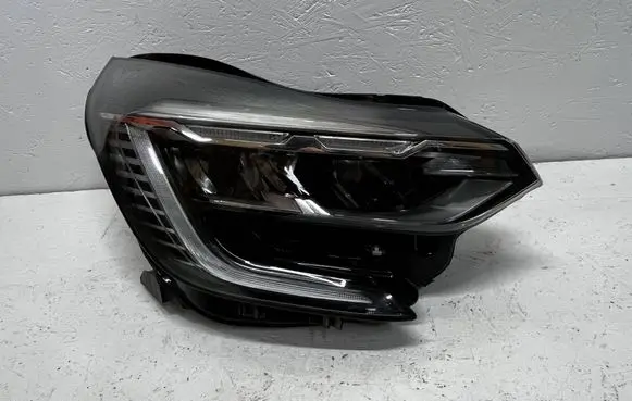 Renault Captur II Headlight/headlamp 260104900R 01393012
