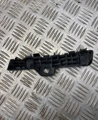 KIA Sorento Fender mounting bracket 865932P000