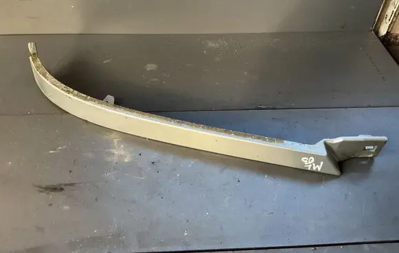 Mercedes-Benz ML W163 Under headlight/headlamp trim 1638260277