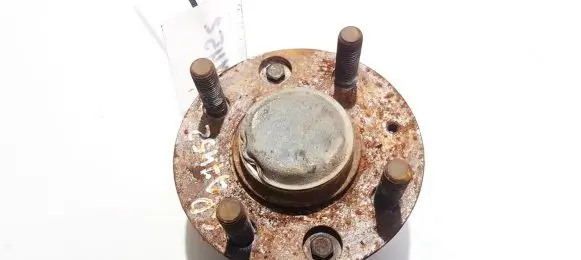 Mitsubishi Carisma Rear wheel hub