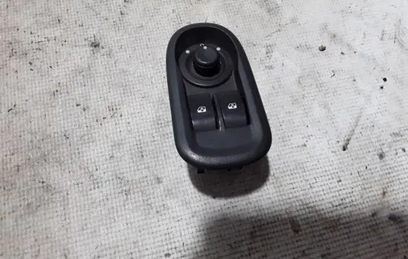 Renault Master III Electric window control switch 8200108269