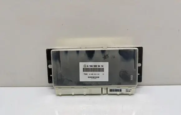 Mercedes-Benz GLE (W166 - C292) Air suspension control unit module (rear) A1669009414