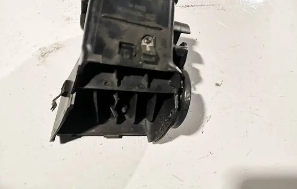 Honda FR-V Dash center air vent grill