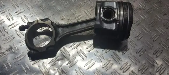 Chrysler Voyager Piston with connecting rod