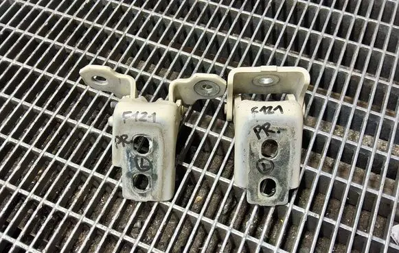 Renault Captur Front door hinge set 