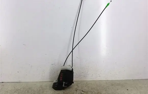 Toyota Verso-S Rear door lock 
