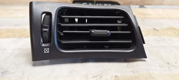 Mitsubishi Space Wagon Dashboard side air vent grill/cover trim