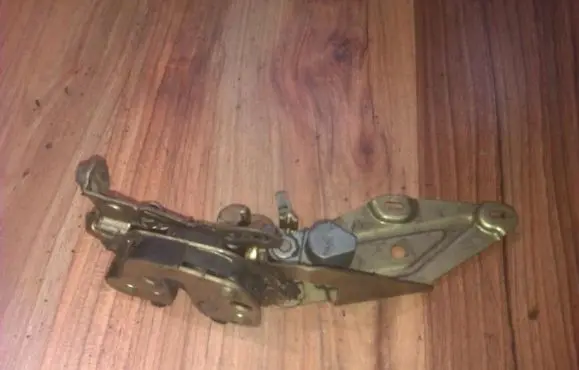 Opel Calibra Front door lock 90377706