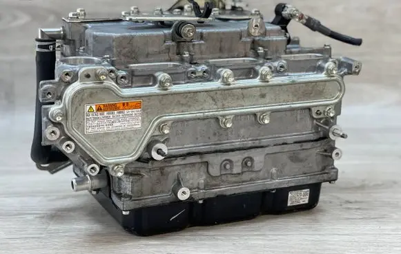 Voltage converter inverter
