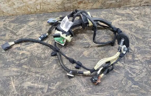 Citroen DS3 Front door wiring loom 9689004180