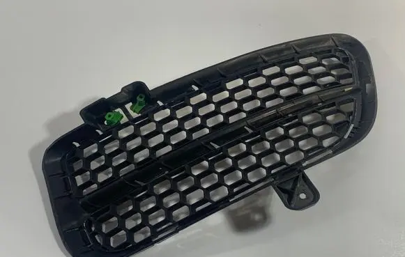 Volkswagen Touareg I Front bumper lower grill 7L6853665B