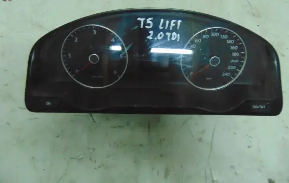 Volkswagen Multivan T5 Speedometer (instrument cluster) 7E0920860A