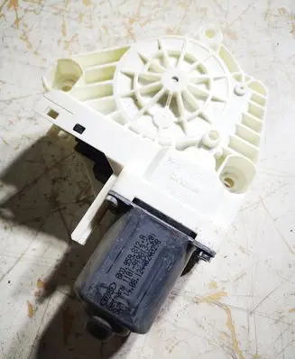 Audi A6 C7 Rear door window regulator motor 8K0959812A